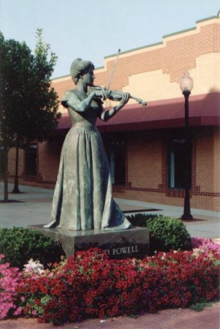_maud_powell_statue_il.jpg